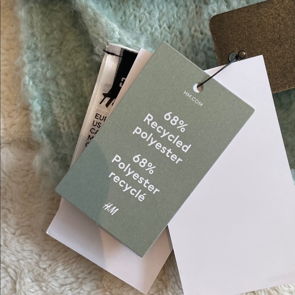 💚🧣H&M Light Green Long Knit Scarf - Picture 4 of 6